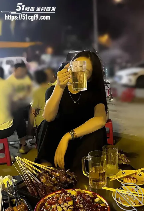 我是你小姨子原创新战袍助兴乱伦视频1拷贝 我是你小姨子原创新战袍助兴乱伦视频1拷贝