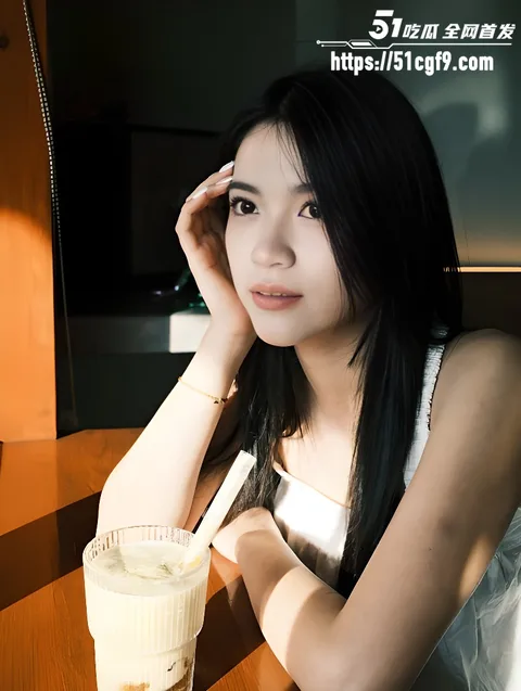 极品高颜值小网红 joeychu 1 极品高颜值小网红 joeychu 1