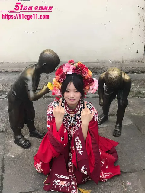 奶茶店兼职小妹 超爱约炮玩3p 2 奶茶店兼职小妹 超爱约炮玩3p 2